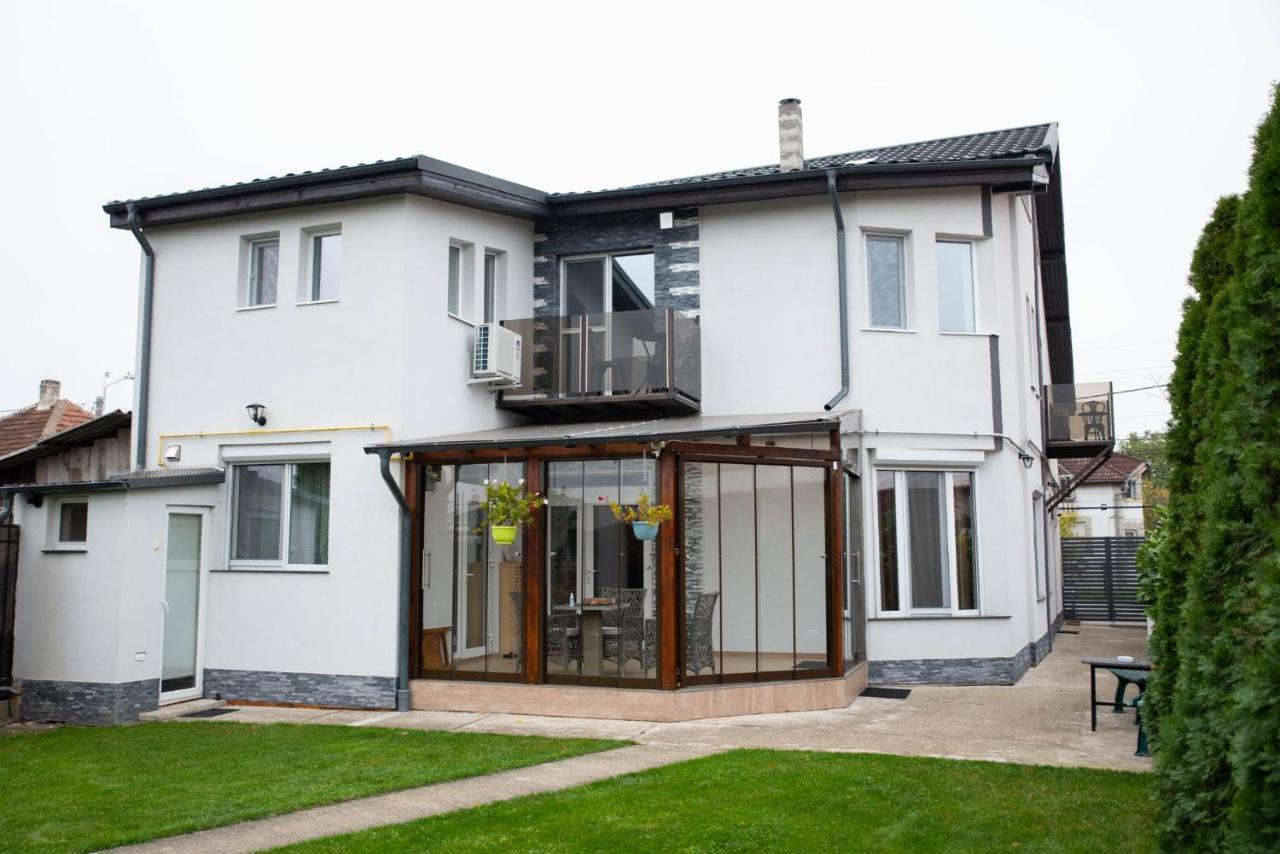 Green Apartments Oradea Exterior foto