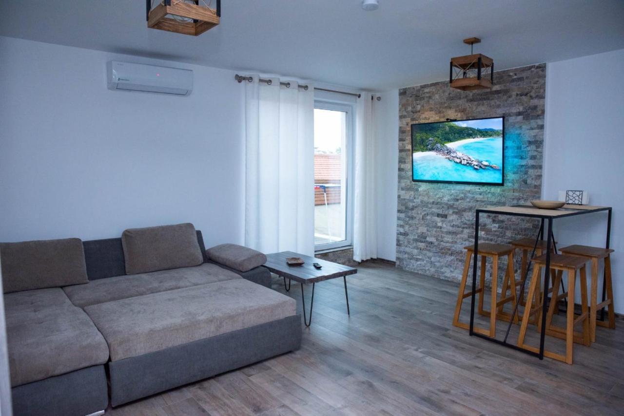 Green Apartments Oradea Exterior foto