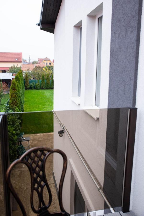 Green Apartments Oradea Exterior foto