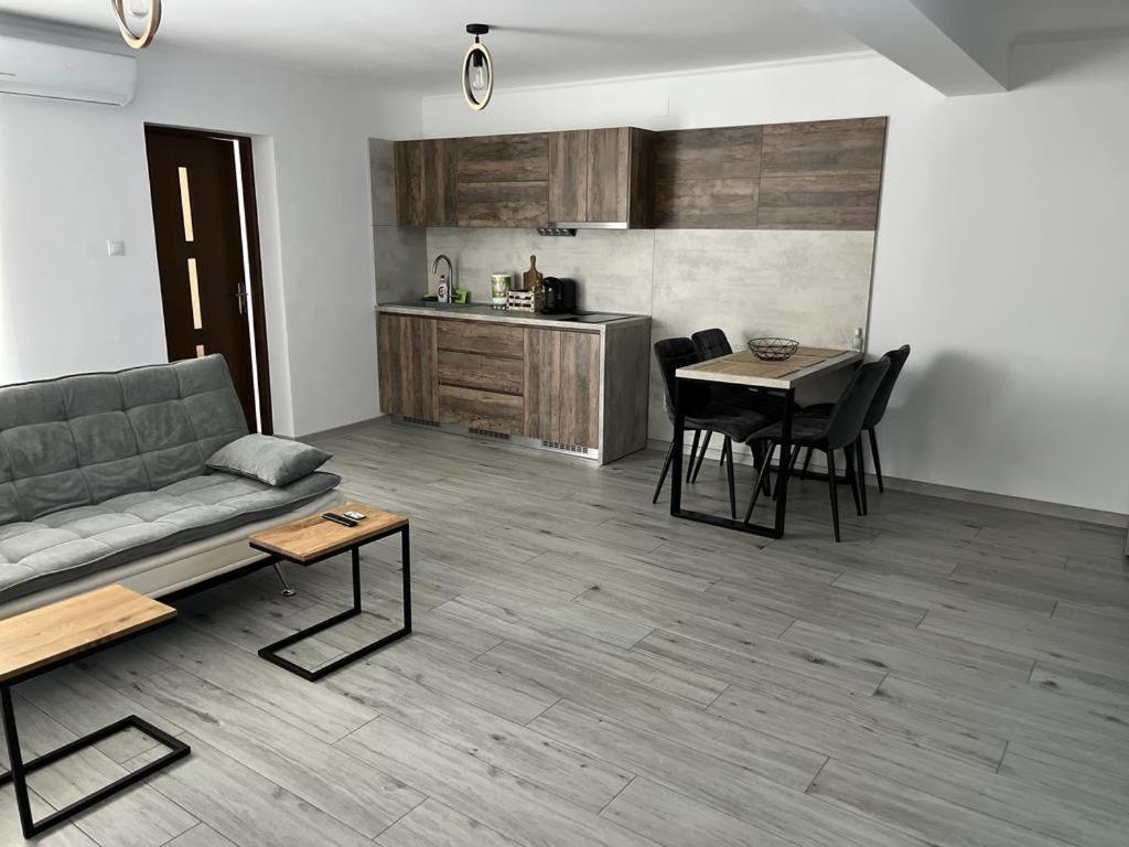 Green Apartments Oradea Exterior foto